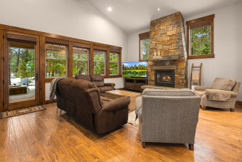 Lake House Privacy and Luxury! Fantastic outdoor living space. Hot Tub and Game Room, , on Lake Cle Elum in Washington - Lakehouse Vacation Rental - Lake Home for rent on LakeHouseVacations.com