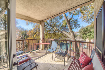 Lake House Inverness 112 right on the Comal River! Schlitterbahn!! Pool & river access!, , on Guadalupe River - New Braunfels in Texas - Lakehouse Vacation Rental - Lake Home for rent on LakeHouseVacations.com