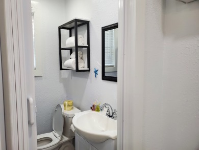 Lake House 11 super cute efficiency cottage tucked away on a quiet, private half acre.., , on Gulf of Mexico - Aransas Bay in Texas - Lakehouse Vacation Rental - Lake Home for rent on LakeHouseVacations.com