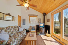 Lake House Lake Front - Sleeps 6, , on Page Lake in Pennsylvania - Lakehouse Vacation Rental - Lake Home for rent on LakeHouseVacations.com