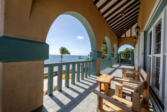 Lake House Beachfront. Close to Secret Beach. Kayaks. Bikes. Pool. Paddleboards. 5BDR, , on  in Belize District - Lakehouse Vacation Rental - Lake Home for rent on LakeHouseVacations.com