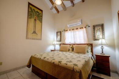 Lake House Beachfront. Close to Secret Beach. Kayaks. Bikes. Pool. Paddleboards. 4BDR, , on  in Belize District - Lakehouse Vacation Rental - Lake Home for rent on LakeHouseVacations.com