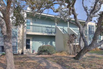Lake House Colorful coastal condo with water views, 2 bedroom, 2 bath close to town, , on Gulf of Mexico - Aransas Bay in Texas - Lakehouse Vacation Rental - Lake Home for rent on LakeHouseVacations.com