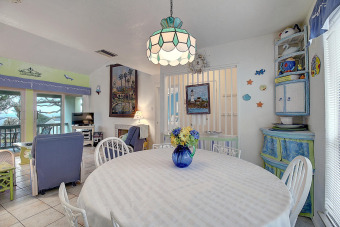 Lake House Colorful coastal condo with water views, 2 bedroom, 2 bath close to town, , on Gulf of Mexico - Aransas Bay in Texas - Lakehouse Vacation Rental - Lake Home for rent on LakeHouseVacations.com