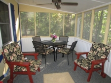 Lake House 2-209c: Tugaloo Park-12mi; Holcomb-2mi; 1 Level; Gas Fireplace; Screen Porch; 2 Kings, , on Lake Hartwell in Georgia - Lakehouse Vacation Rental - Lake Home for rent on LakeHouseVacations.com