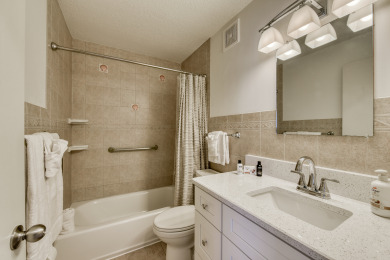  Ad# 21016 lake house for rent on LakeHouseVacations.com, lakehouse, lake home rental, lakehome for rent, vacation, holiday, lodging, lake