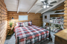Lake House Docs Lake Escape - 10ac , The Family Suite offers queen bed and \'fort-style\' twin bunks w/ firefly lights, on Norris Lake in Tennessee - Lakehouse Vacation Rental - Lake Home for rent on LakeHouseVacations.com