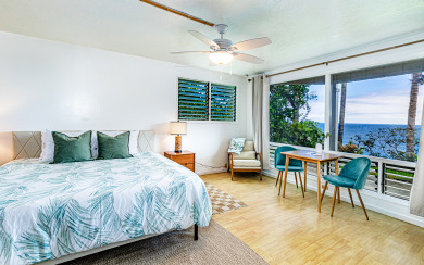Lake House Oceanfront in Hilo Hale Kai Suites Bamboo Room - King Bed, Private Bathroom, , on Big Island - Hilo in Hawaii - Lakehouse Vacation Rental - Lake Home for rent on LakeHouseVacations.com