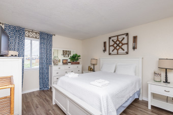 Lake House Island Dreams CMH101K-Waterfront Condo W Boat Slips & Tropical Pool, , on  in Texas - Lakehouse Vacation Rental - Lake Home for rent on LakeHouseVacations.com