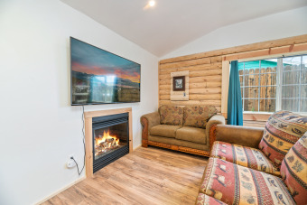 Lake House Private HOT TUB!! Mountain Views. Close to LAKE and VILLAGE! FREE 3rd NIGHT!, , on Big Bear Lake in California - Lakehouse Vacation Rental - Lake Home for rent on LakeHouseVacations.com