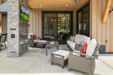 Lake House Luxurious Golf Course Stunner! Outdoor TVFireplace-Hot Tub-Pet Friendly!, , on Lake Cle Elum in Washington - Lakehouse Vacation Rental - Lake Home for rent on LakeHouseVacations.com