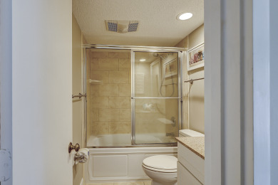 Lake House 258 Stoney Creek. Lovely 3 Bedroom Townhouse in Harbour Town, , on  in South Carolina - Lakehouse Vacation Rental - Lake Home for rent on LakeHouseVacations.com