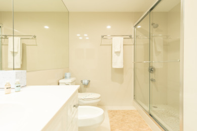 Lake House Bright & Spacious Condo with Breathtaking Bay Views + WiFi, , on Atlantic Ocean - Sunny Isles Beach in Florida - Lakehouse Vacation Rental - Lake Home for rent on LakeHouseVacations.com