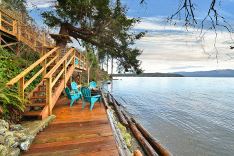 Lake House Spectacular 3 Bedroom Cottage on Saanich Inlet, , on British Columbia in British Columbia - Lakehouse Vacation Rental - Lake Home for rent on LakeHouseVacations.com