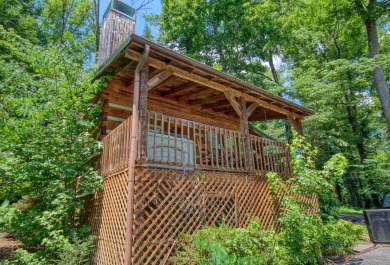 Lake House Cuddle Inn Your Cozy Couple's Hideaway Awaits!, , on West Prong Little Pigeon River - Gatlinburg in Tennessee - Lakehouse Vacation Rental - Lake Home for rent on LakeHouseVacations.com