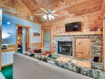 Lake House Beautiful Private 1 Bedroom Cabin that sleeps 4 in beautiful Wears Valley!, , on Douglas Lake in Tennessee - Lakehouse Vacation Rental - Lake Home for rent on LakeHouseVacations.com