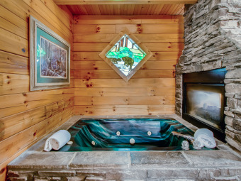 Lake House Beautiful Private 1 Bedroom Cabin that sleeps 4 in beautiful Wears Valley!, , on Douglas Lake in Tennessee - Lakehouse Vacation Rental - Lake Home for rent on LakeHouseVacations.com