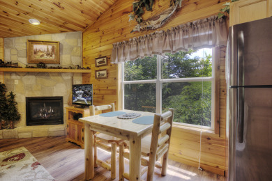  Ad# 21600 lake house for rent on LakeHouseVacations.com, lakehouse, lake home rental, lakehome for rent, vacation, holiday, lodging, lake