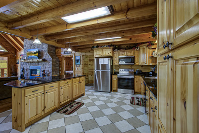  Ad# 21622 lake house for rent on LakeHouseVacations.com, lakehouse, lake home rental, lakehome for rent, vacation, holiday, lodging, lake