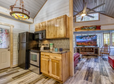  Ad# 21628 lake house for rent on LakeHouseVacations.com, lakehouse, lake home rental, lakehome for rent, vacation, holiday, lodging, lake