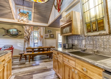  Ad# 21628 lake house for rent on LakeHouseVacations.com, lakehouse, lake home rental, lakehome for rent, vacation, holiday, lodging, lake