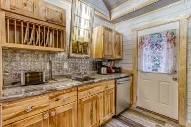  Ad# 21628 lake house for rent on LakeHouseVacations.com, lakehouse, lake home rental, lakehome for rent, vacation, holiday, lodging, lake