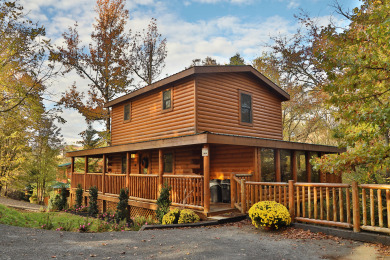 Lake House Skinny Dippin' Dive into Your Dream Smoky Mountain Vacation!, , on West Prong Little Pigeon River in Tennessee - Lakehouse Vacation Rental - Lake Home for rent on LakeHouseVacations.com