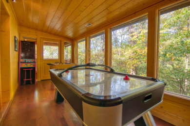 Lake House Skinny Dippin' Dive into Your Dream Smoky Mountain Vacation!, , on West Prong Little Pigeon River in Tennessee - Lakehouse Vacation Rental - Lake Home for rent on LakeHouseVacations.com
