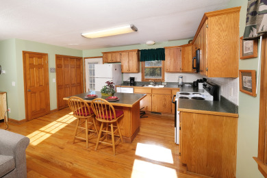  Ad# 21639 lake house for rent on LakeHouseVacations.com, lakehouse, lake home rental, lakehome for rent, vacation, holiday, lodging, lake