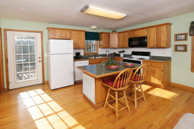  Ad# 21639 lake house for rent on LakeHouseVacations.com, lakehouse, lake home rental, lakehome for rent, vacation, holiday, lodging, lake