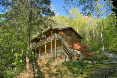 Lake House Whispering Waters Hear the Call of Relaxation in the Smokies!, , on West Prong Little Pigeon River in Tennessee - Lakehouse Vacation Rental - Lake Home for rent on LakeHouseVacations.com
