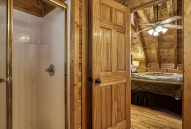 Lake House Farmers Retreat Reap the Rewards of a Relaxing Smoky Mountain Getaway!, , on West Prong Little Pigeon River in Tennessee - Lakehouse Vacation Rental - Lake Home for rent on LakeHouseVacations.com