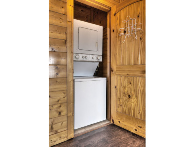  Ad# 21654 lake house for rent on LakeHouseVacations.com, lakehouse, lake home rental, lakehome for rent, vacation, holiday, lodging, lake
