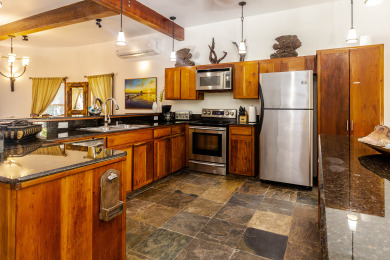  Ad# 21724 lake house for rent on LakeHouseVacations.com, lakehouse, lake home rental, lakehome for rent, vacation, holiday, lodging, lake