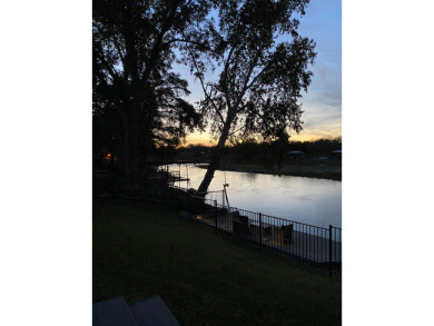  Ad# 21739 lake house for rent on LakeHouseVacations.com, lakehouse, lake home rental, lakehome for rent, vacation, holiday, lodging, lake