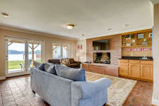 Lake House Ponderosa Escape, , on Lake Norman in North Carolina - Lakehouse Vacation Rental - Lake Home for rent on LakeHouseVacations.com
