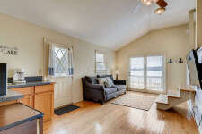 Lake House Ponderosa Escape, , on Lake Norman in North Carolina - Lakehouse Vacation Rental - Lake Home for rent on LakeHouseVacations.com