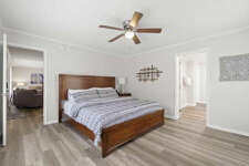 Lake House Sun Kissed Cove - Newly Renovated!, , on Lake Norman in North Carolina - Lakehouse Vacation Rental - Lake Home for rent on LakeHouseVacations.com