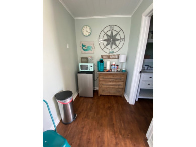 Lake House Located in town, walking distance to marina and festival grounds., , on Gulf of Mexico � Aransas Bay in Texas - Lakehouse Vacation Rental - Lake Home for rent on LakeHouseVacations.com