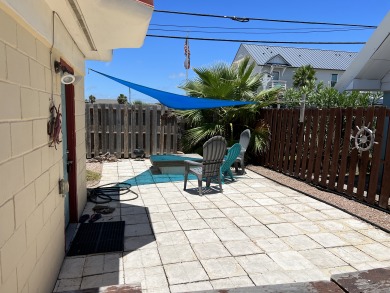 Lake House 1br1ba cottage, Sleeps 4, Pet Friendly, Near everything in Port Aransas!, , on Gulf of Mexico � Port Aransas in Texas - Lakehouse Vacation Rental - Lake Home for rent on LakeHouseVacations.com