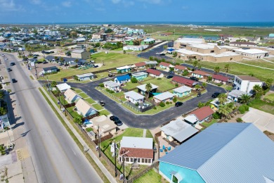 Lake House 1br1ba cottage, Sleeps 4, Pet Friendly, Near everything in Port Aransas!, , on Gulf of Mexico  Port Aransas in Texas - Lakehouse Vacation Rental - Lake Home for rent on LakeHouseVacations.com