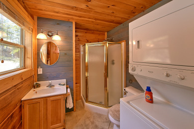 Lake House 1 Bedroom Cabin Between Pigeon Forge and Gatlinburg with a Mountain View, , on Douglas Lake in Tennessee - Lakehouse Vacation Rental - Lake Home for rent on LakeHouseVacations.com