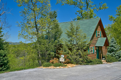 Lake House 1 Bedroom Cabin Between Pigeon Forge and Gatlinburg with a Mountain View, , on Douglas Lake in Tennessee - Lakehouse Vacation Rental - Lake Home for rent on LakeHouseVacations.com