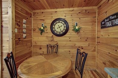 Ad# 22182 lake house for rent on LakeHouseVacations.com, lakehouse, lake home rental, lakehome for rent, vacation, holiday, lodging, lake