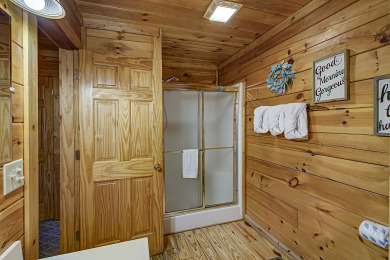  Ad# 22182 lake house for rent on LakeHouseVacations.com, lakehouse, lake home rental, lakehome for rent, vacation, holiday, lodging, lake