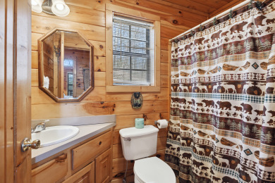 Lake House A Tranquility Den Your Peaceful Escape After Smoky Mountain Adventures, , on West Prong Little Pigeon River in Tennessee - Lakehouse Vacation Rental - Lake Home for rent on LakeHouseVacations.com
