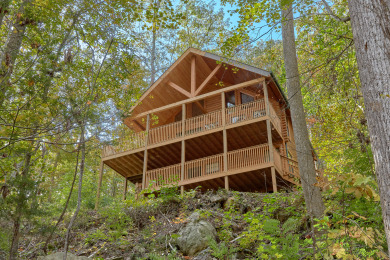 Lake House A Tranquility Den Your Peaceful Escape After Smoky Mountain Adventures, , on West Prong Little Pigeon River in Tennessee - Lakehouse Vacation Rental - Lake Home for rent on LakeHouseVacations.com