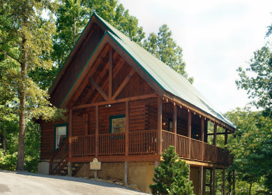 Lake House Buddy Bear Your Luxurious Smoky Mountain Cabin Getaway!, , on West Prong Little Pigeon River in Tennessee - Lakehouse Vacation Rental - Lake Home for rent on LakeHouseVacations.com