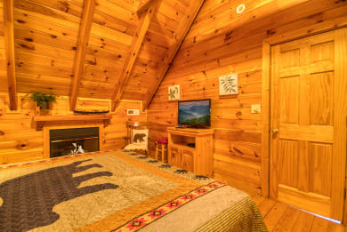 Lake House Buddy Bear Your Luxurious Smoky Mountain Cabin Getaway!, , on West Prong Little Pigeon River in Tennessee - Lakehouse Vacation Rental - Lake Home for rent on LakeHouseVacations.com