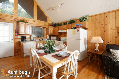  Ad# 22204 lake house for rent on LakeHouseVacations.com, lakehouse, lake home rental, lakehome for rent, vacation, holiday, lodging, lake